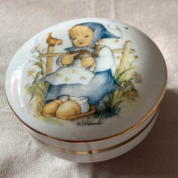 VINTAGE M J HŪMMEL 1983 SWITZERLAND “He Loves Me” Trinket Holder - Picture 3 of 12